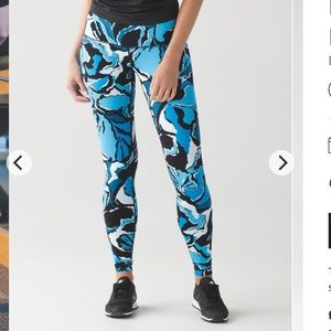 Lululemon wunder under size 6